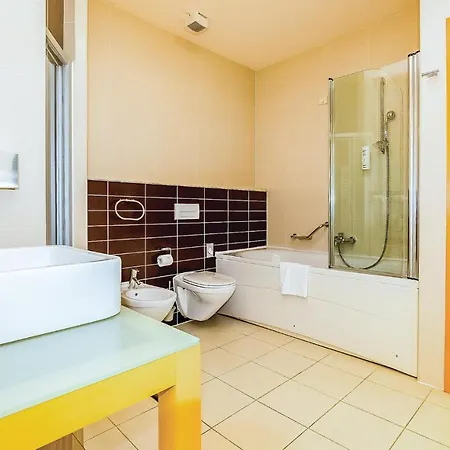 Appartamento Awesome In With Outdoor Swimming Pool, Sauna And Swimming Pool Novi Vinodolski
